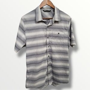Travis Mathew Gray Striped Button Front Shirt Short Sleeve Mens Size Medium
